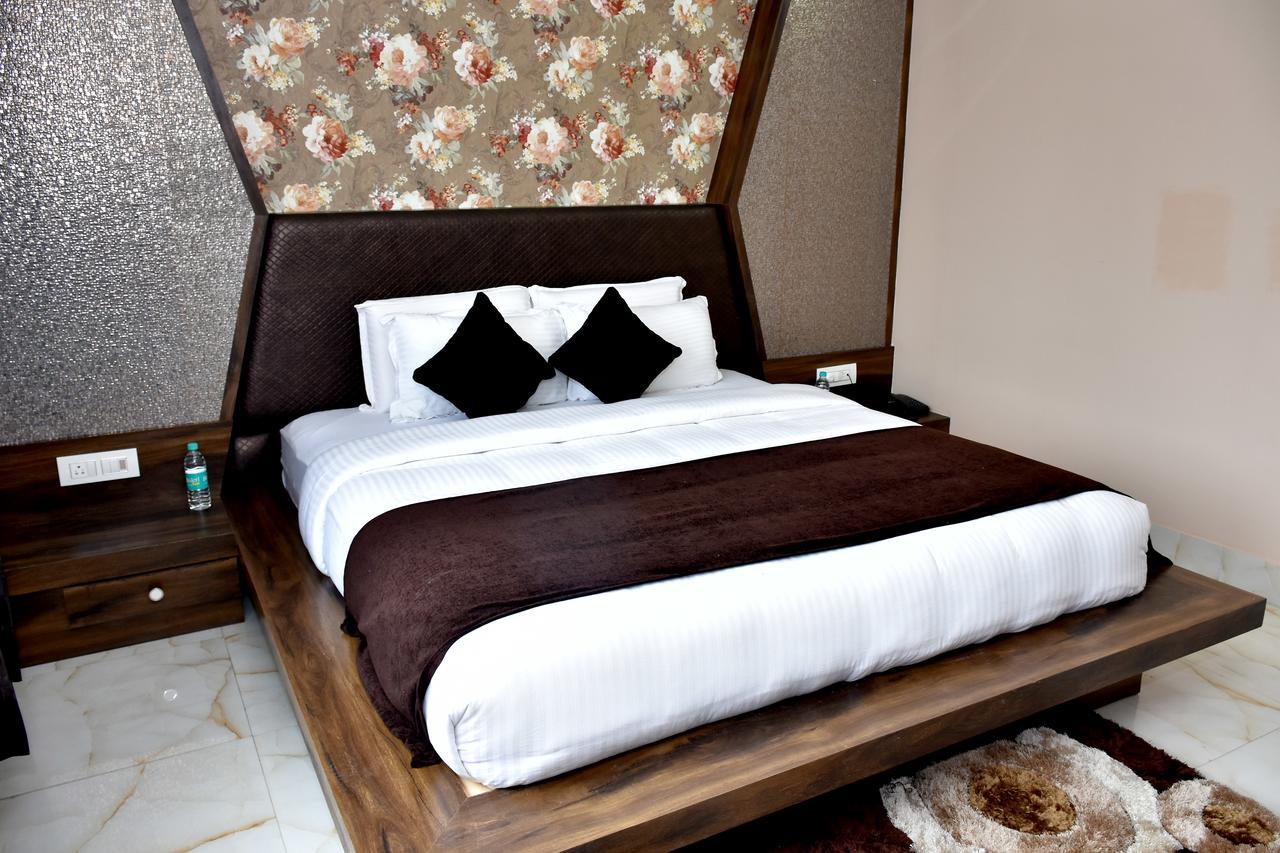 Hotel Daftari Palace Kishanganj Dış mekan fotoğraf