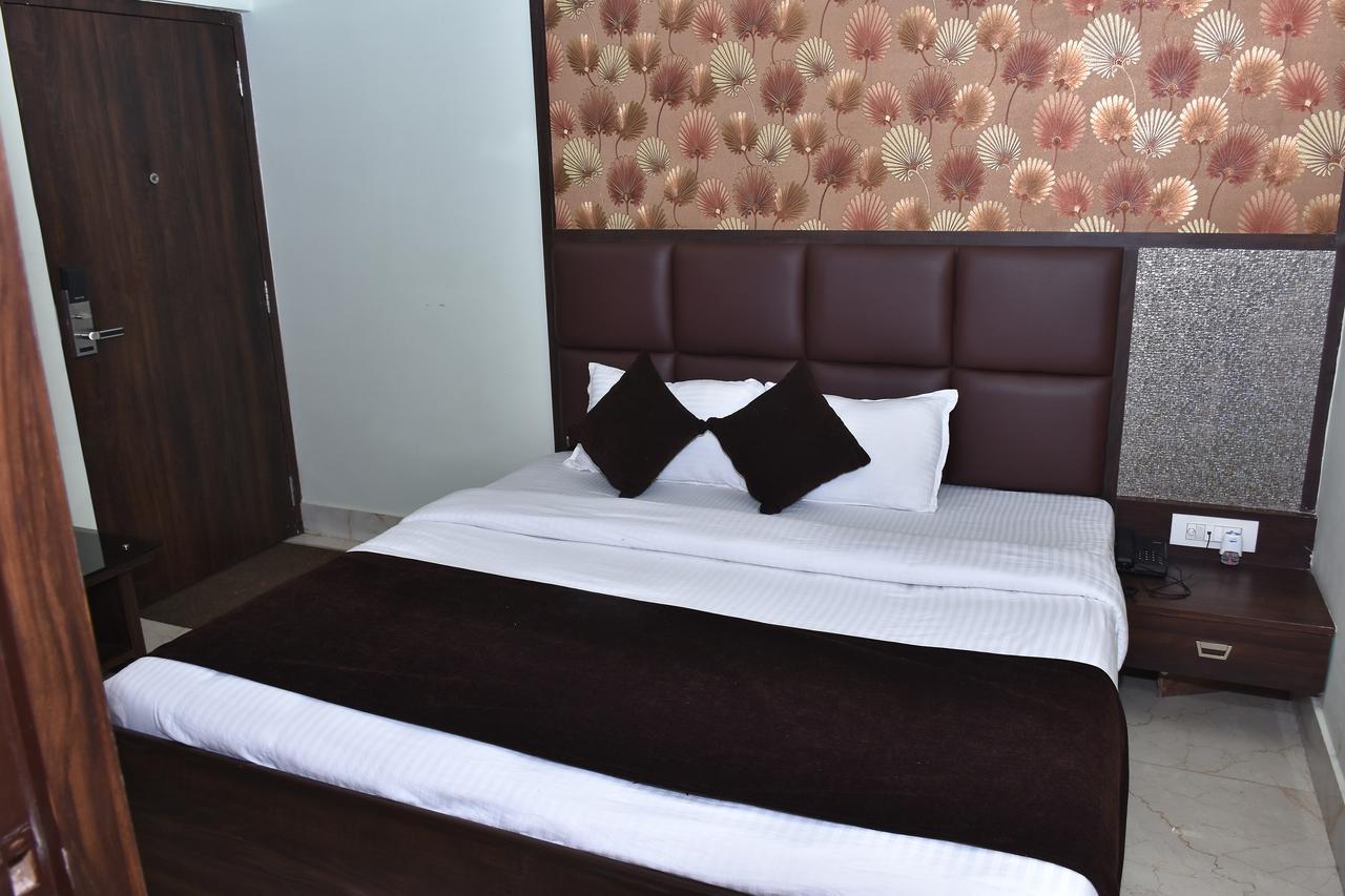 Hotel Daftari Palace Kishanganj Dış mekan fotoğraf