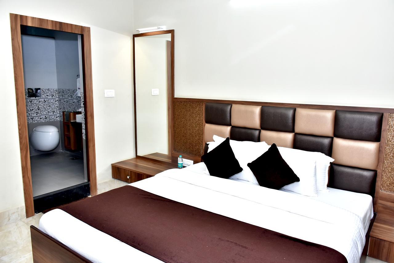 Hotel Daftari Palace Kishanganj Dış mekan fotoğraf